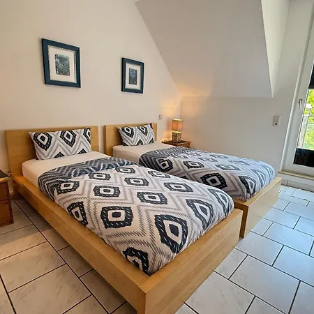 Zentral Aber Ruhig - 5 Im Selben Haus In Elberfeld